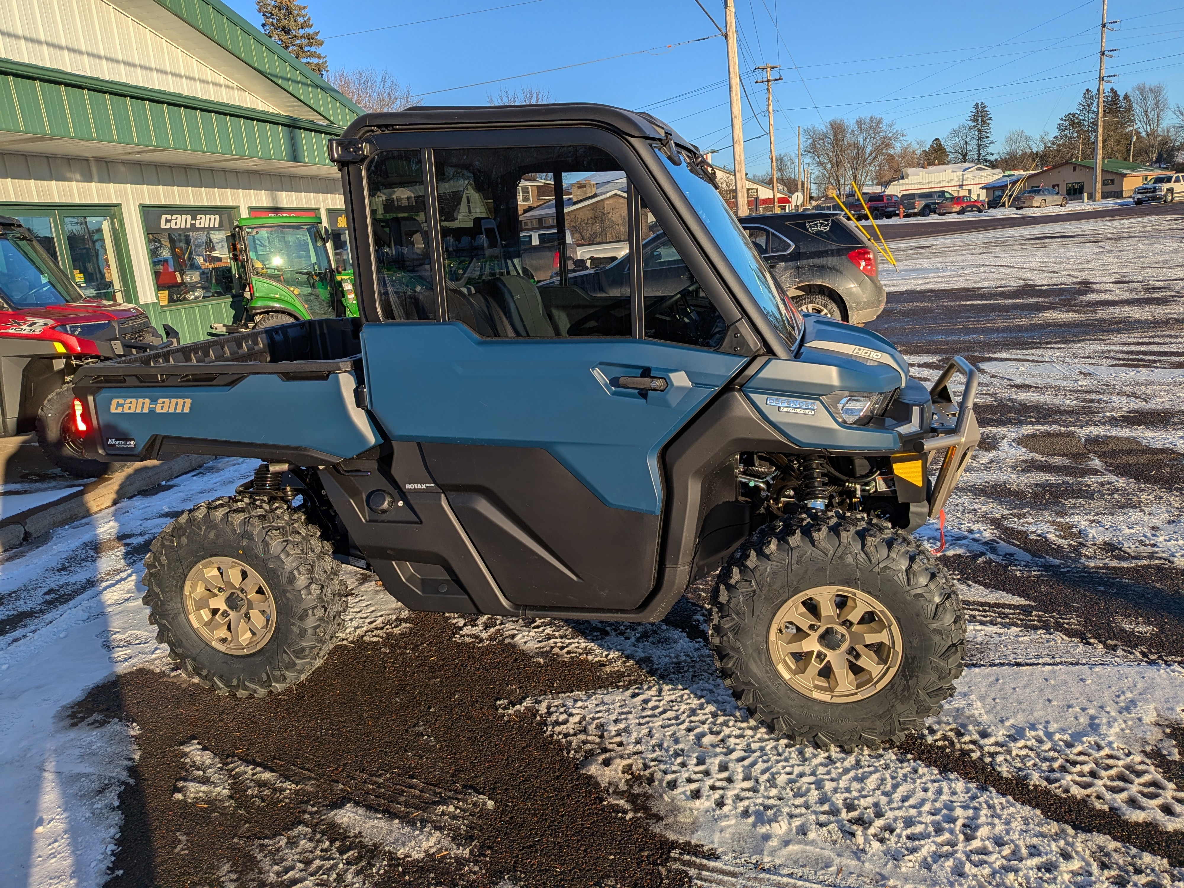 2025 Can-Am Defender Limited Cab HD10 / 8JSF - Photo 3
